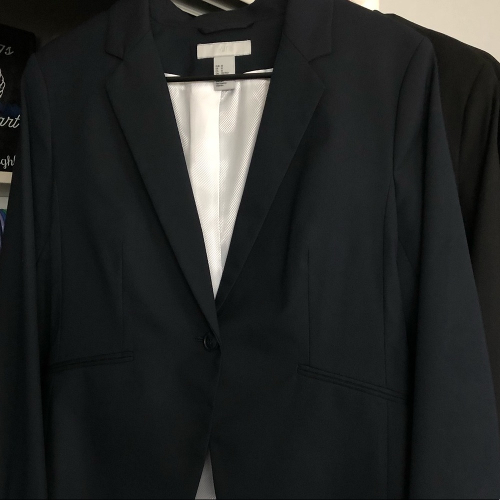 H&M women’s dark Navy suit